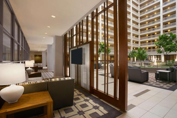 embassy suites by hilton chicago downtown river north