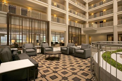 embassy suites by hilton chicago downtown river north