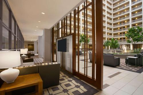 embassy suites by hilton chicago downtown river north