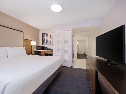embassy suites by hilton chicago downtown river north