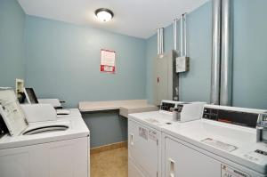Ramada By Wyndham Cedar Rapids South,Cedar Rapids - Iowa City>>Cedar Rapids,3 star