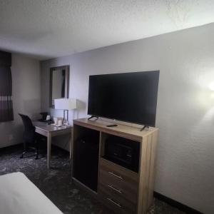 Ramada By Wyndham Cedar Rapids South,Cedar Rapids - Iowa City>>Cedar Rapids,3 star