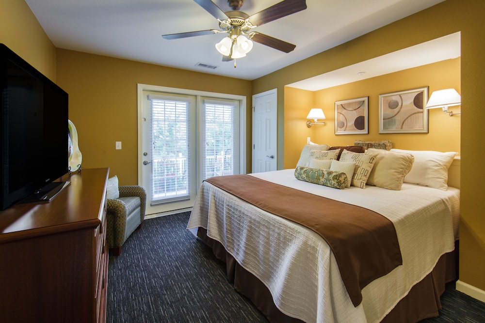 holiday inn club vacations holiday hills resort branson by ihg