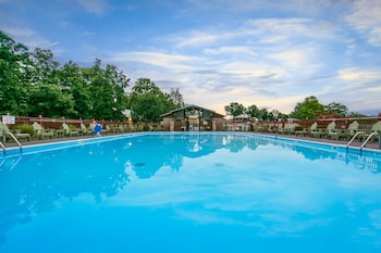 Holiday Inn Club Vacations Holiday Hills Resort Branson By Ihg,Branson West>>Branson,4 star