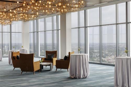 hilton arlington rosslyn the key
