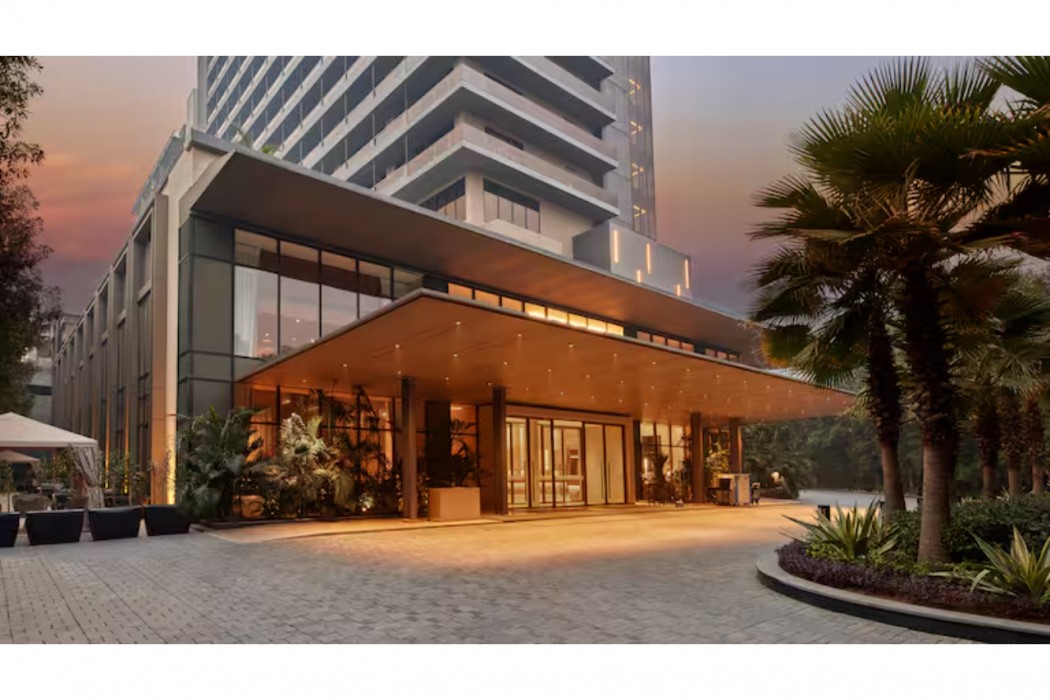 Hilton Gurugram Baani City Centre,,5 star