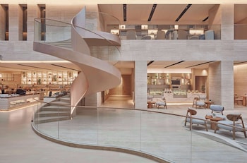 Hilton Gurugram Baani City Centre,,5 star