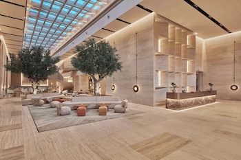 Hilton Gurugram Baani City Centre,,5 star