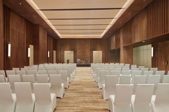 hilton gurugram baani city centre