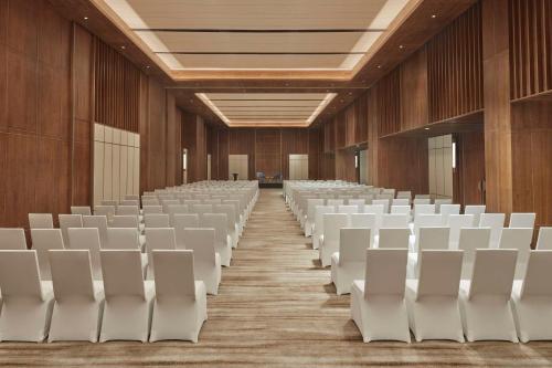 hilton gurugram baani city centre