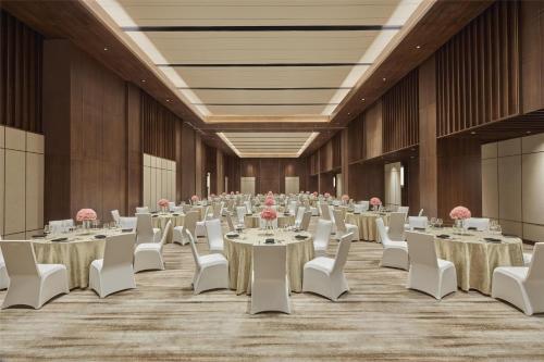 hilton gurugram baani city centre