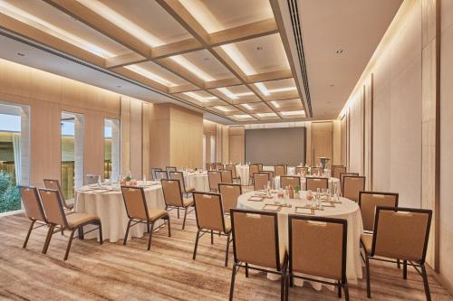 hilton gurugram baani city centre