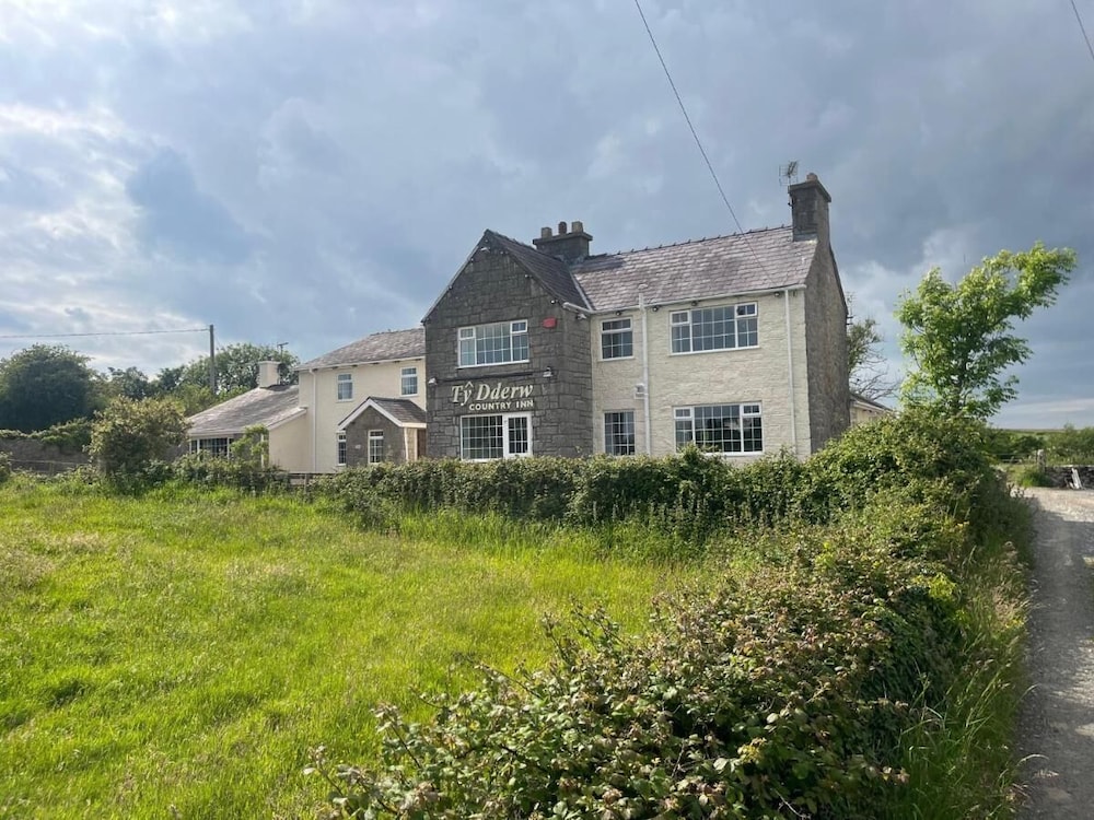 ty dderw country inn