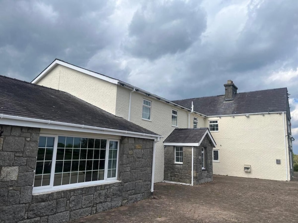 ty dderw country inn