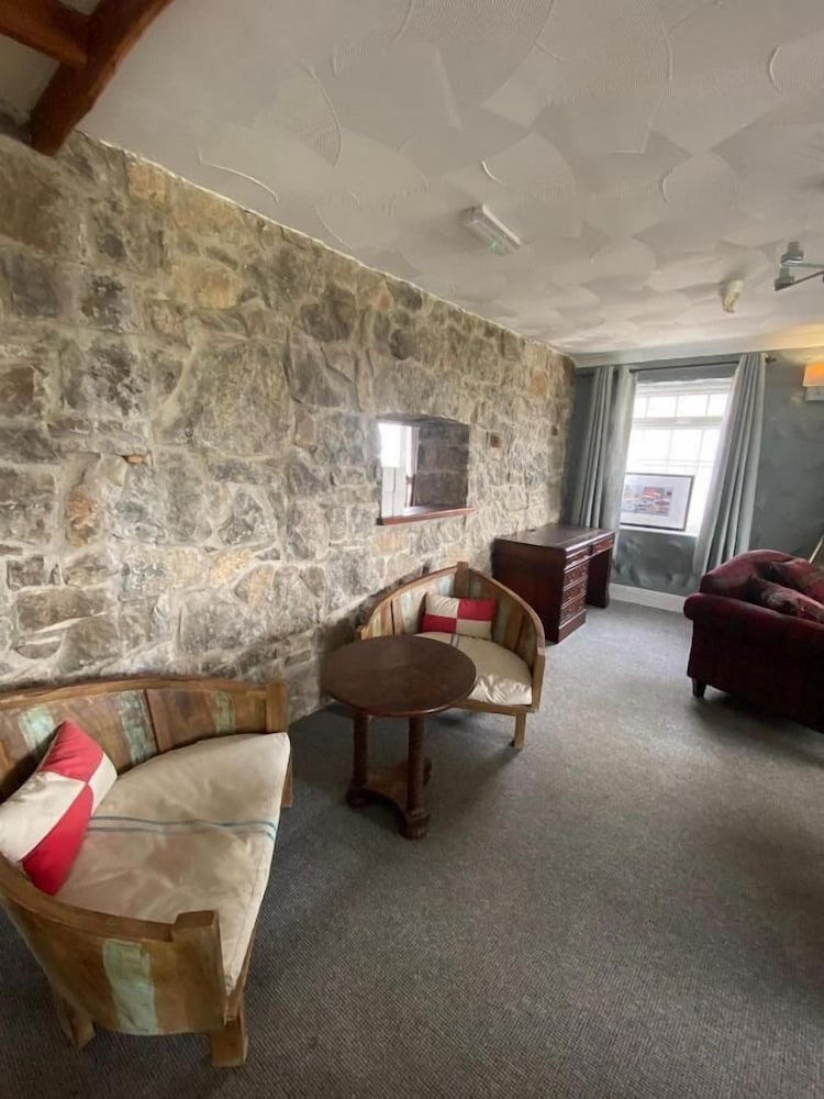 ty dderw country inn