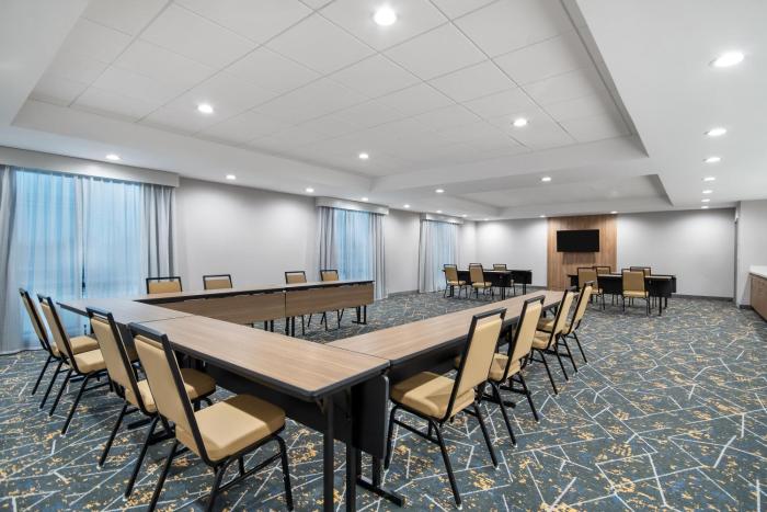 hampton inn and suites irving dfw airport north