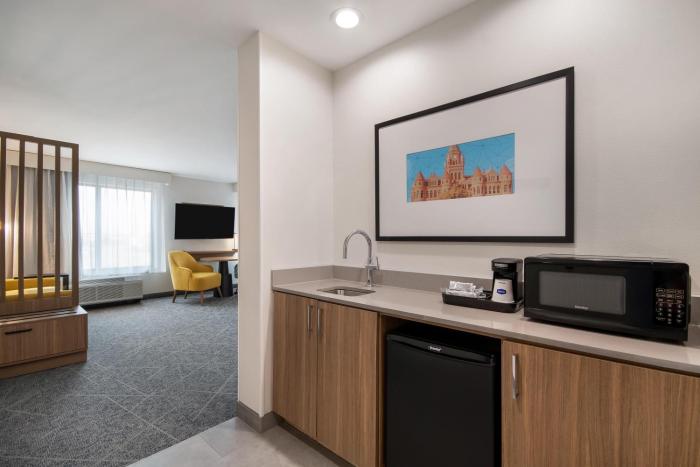 hampton inn and suites irving dfw airport north