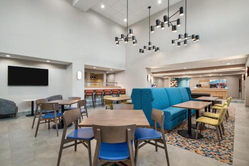 hampton inn and suites irving dfw airport north