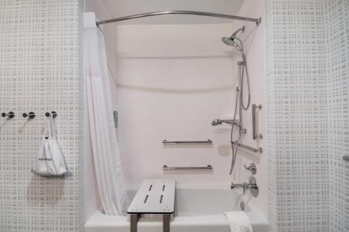 hampton inn and suites irving dfw airport north