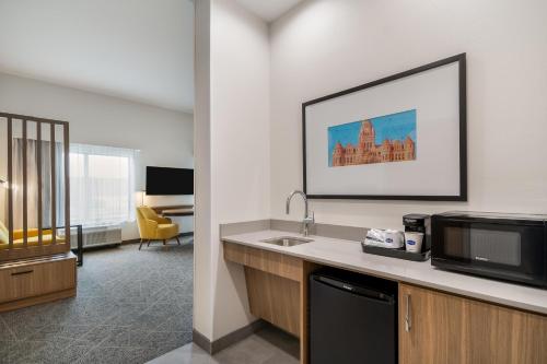 hampton inn and suites irving dfw airport north