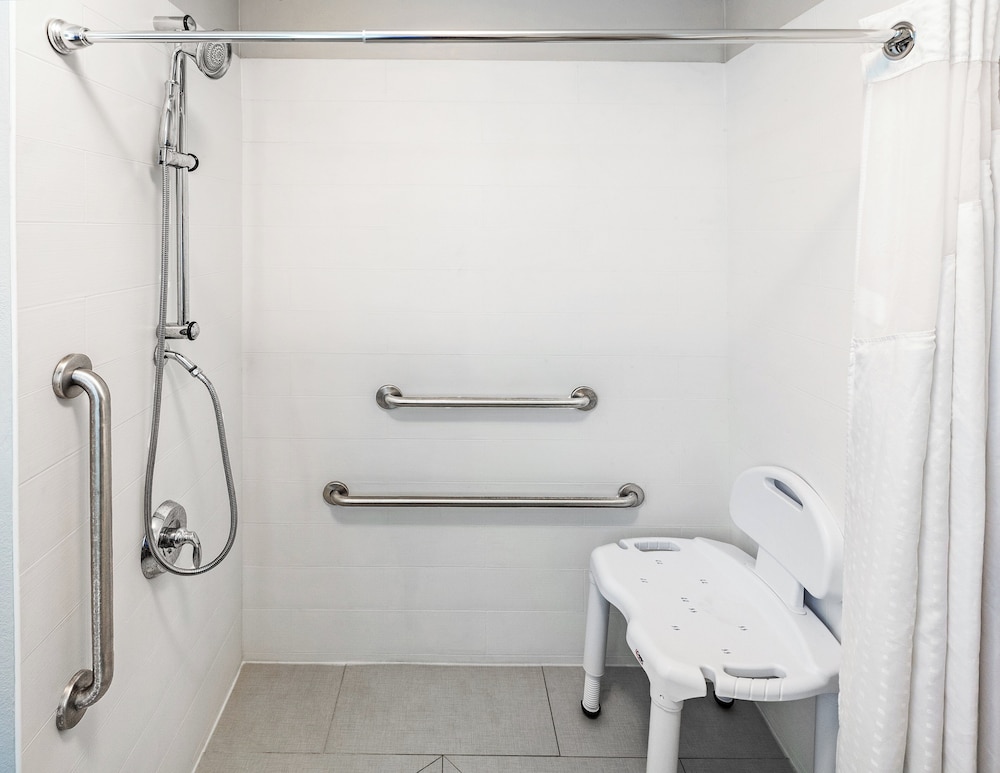 holiday inn express and suites baton rouge east by ihg