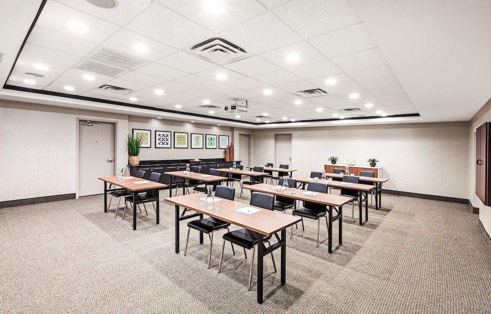 holiday inn express and suites baton rouge east by ihg