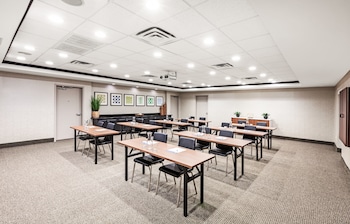Holiday Inn Express & Suites Baton Rouge East By Ihg,East Baton Rouge Parish>>Baton Rouge,3 star