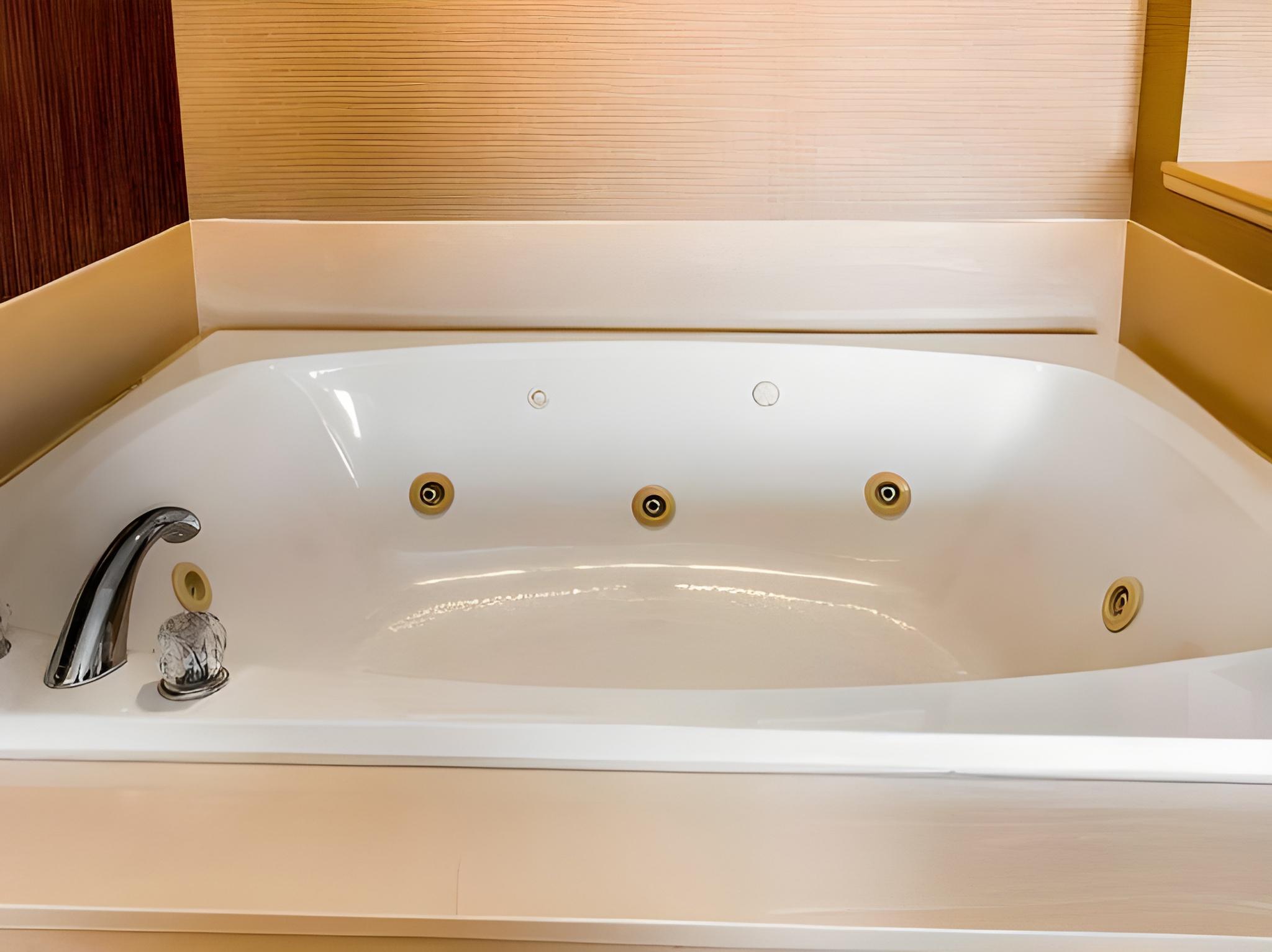 hampton inn chelsea mi