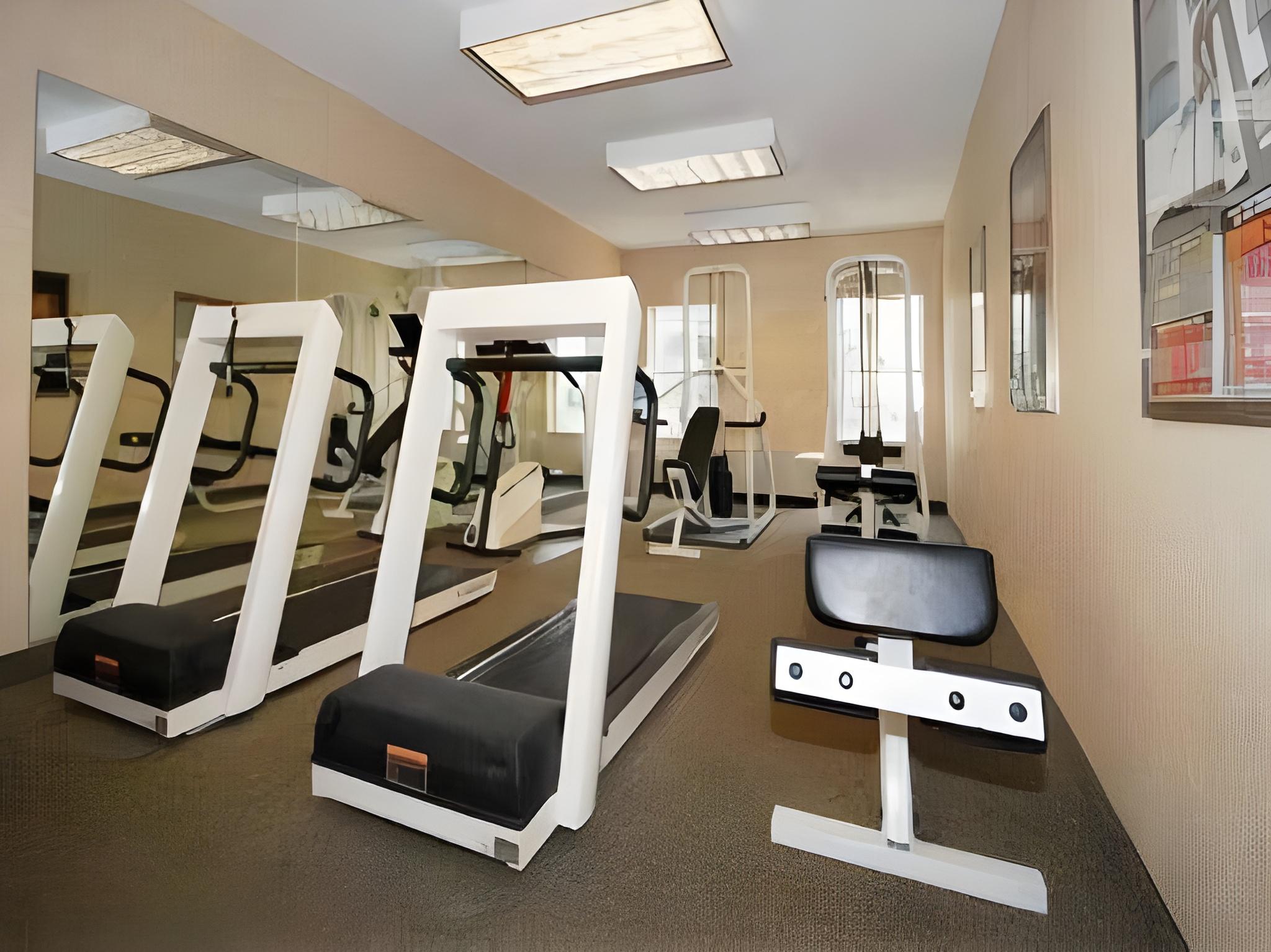 hampton inn chelsea mi