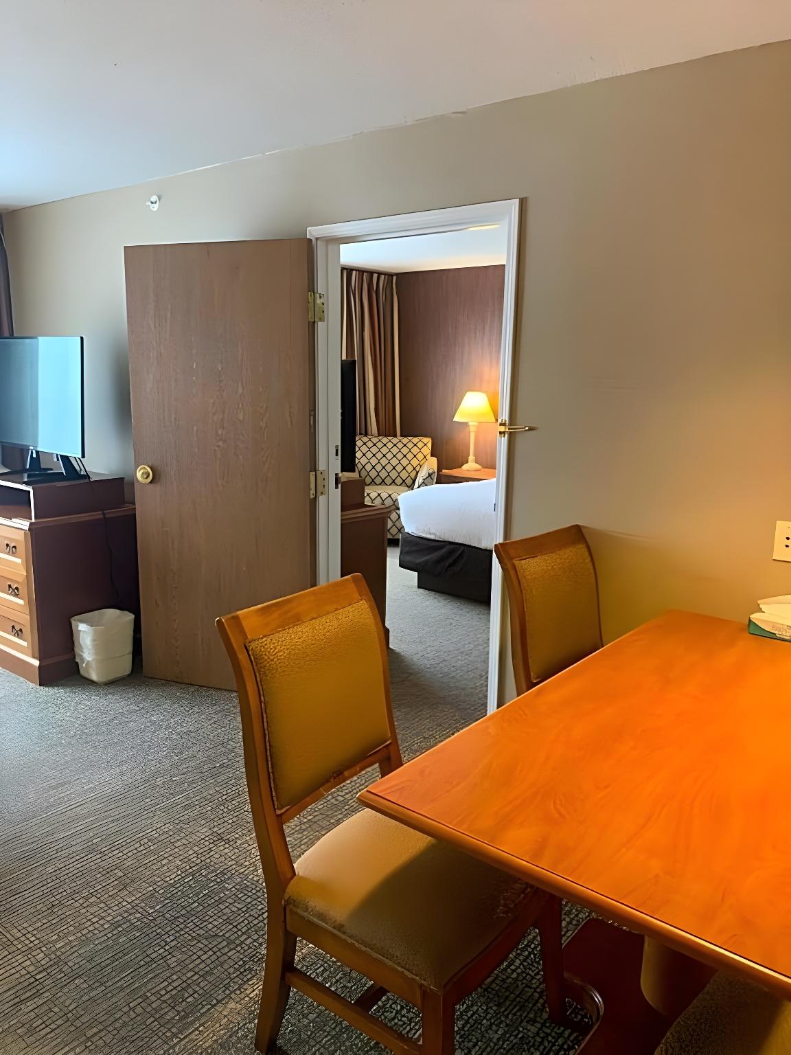 hampton inn chelsea mi