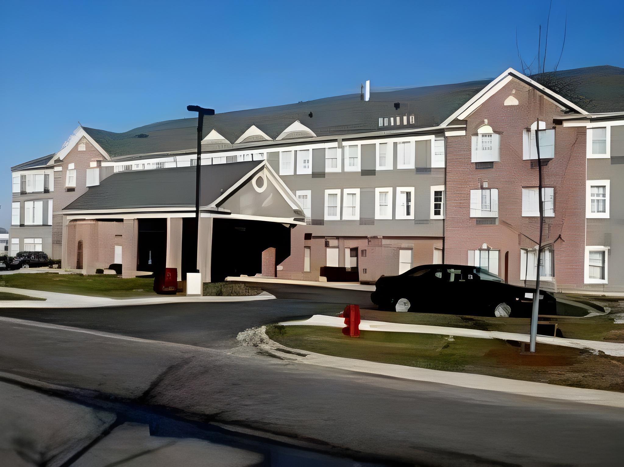 hampton inn chelsea mi
