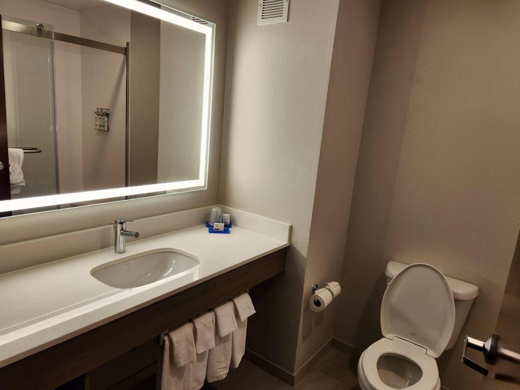 holiday inn express hotel and suites perry by ihg