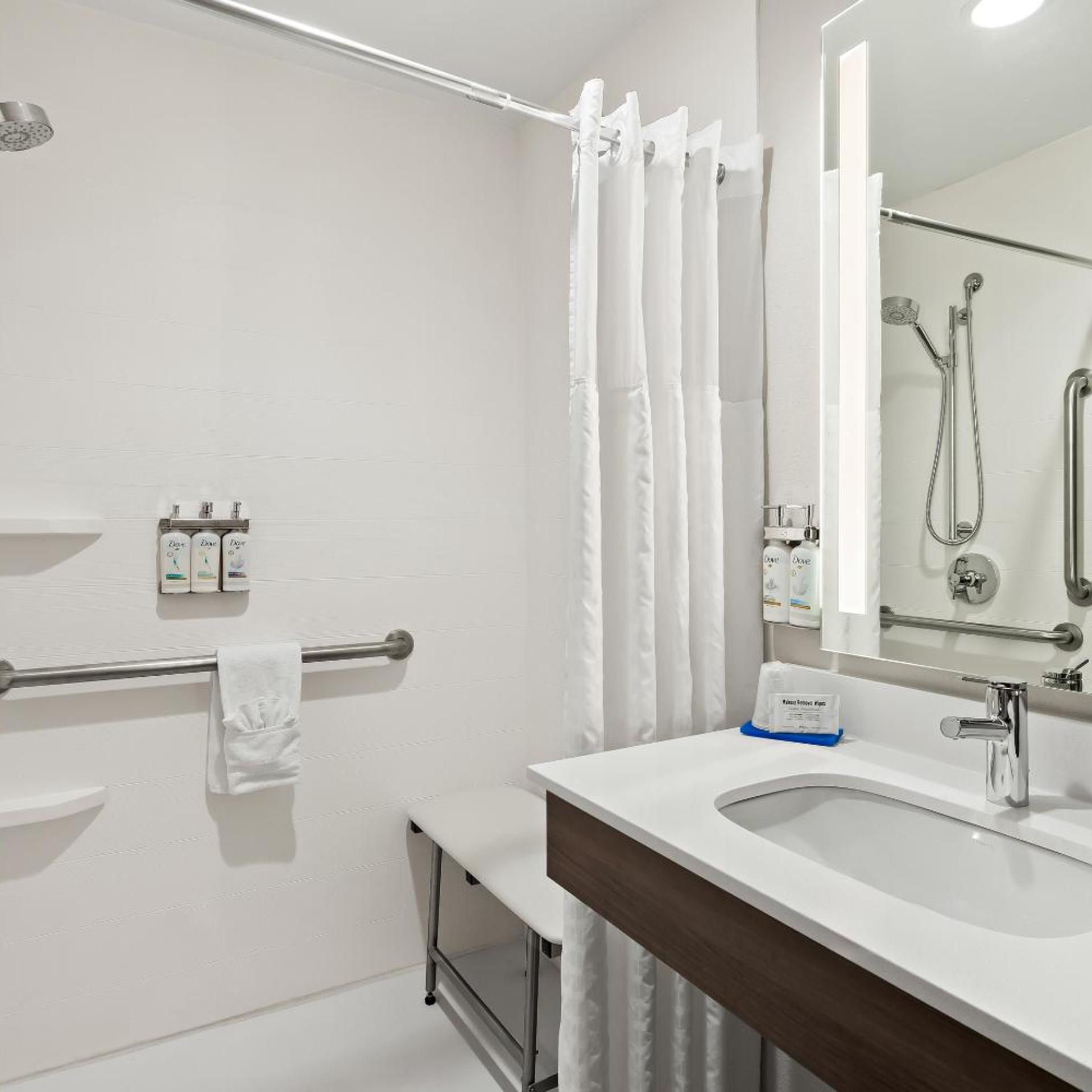 holiday inn express hotel and suites perry by ihg