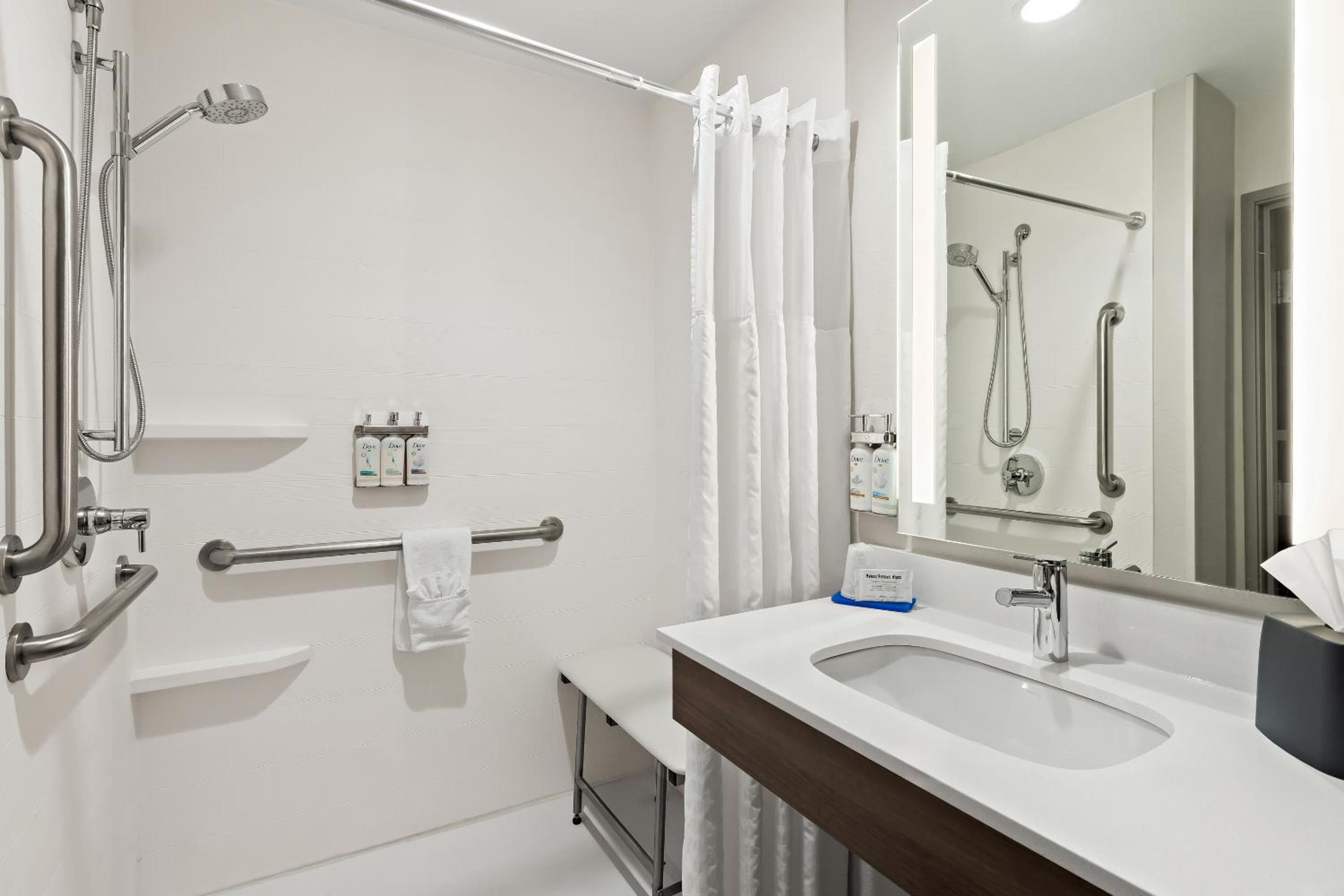 holiday inn express hotel and suites perry by ihg