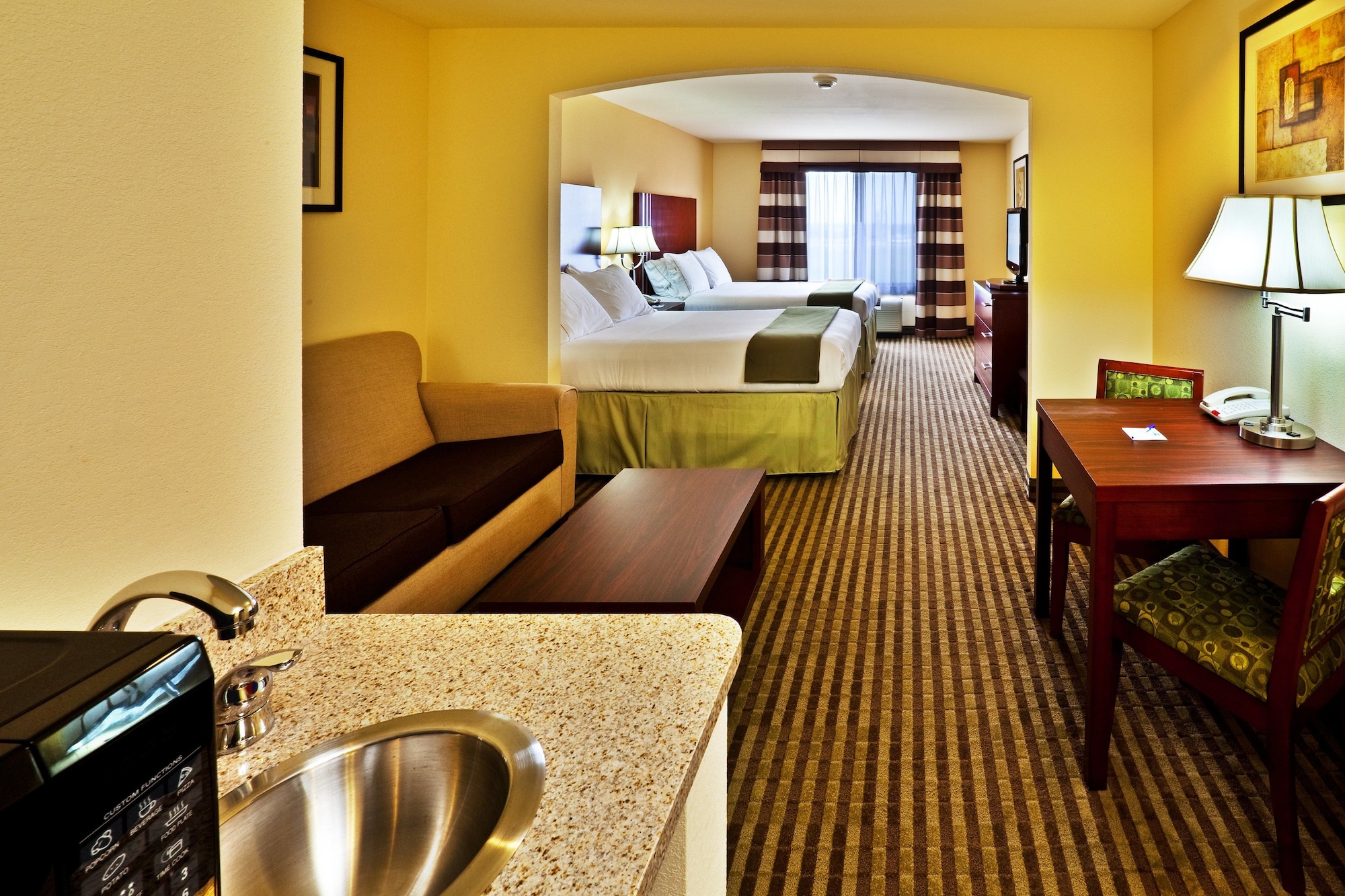holiday inn express hotel and suites perry by ihg