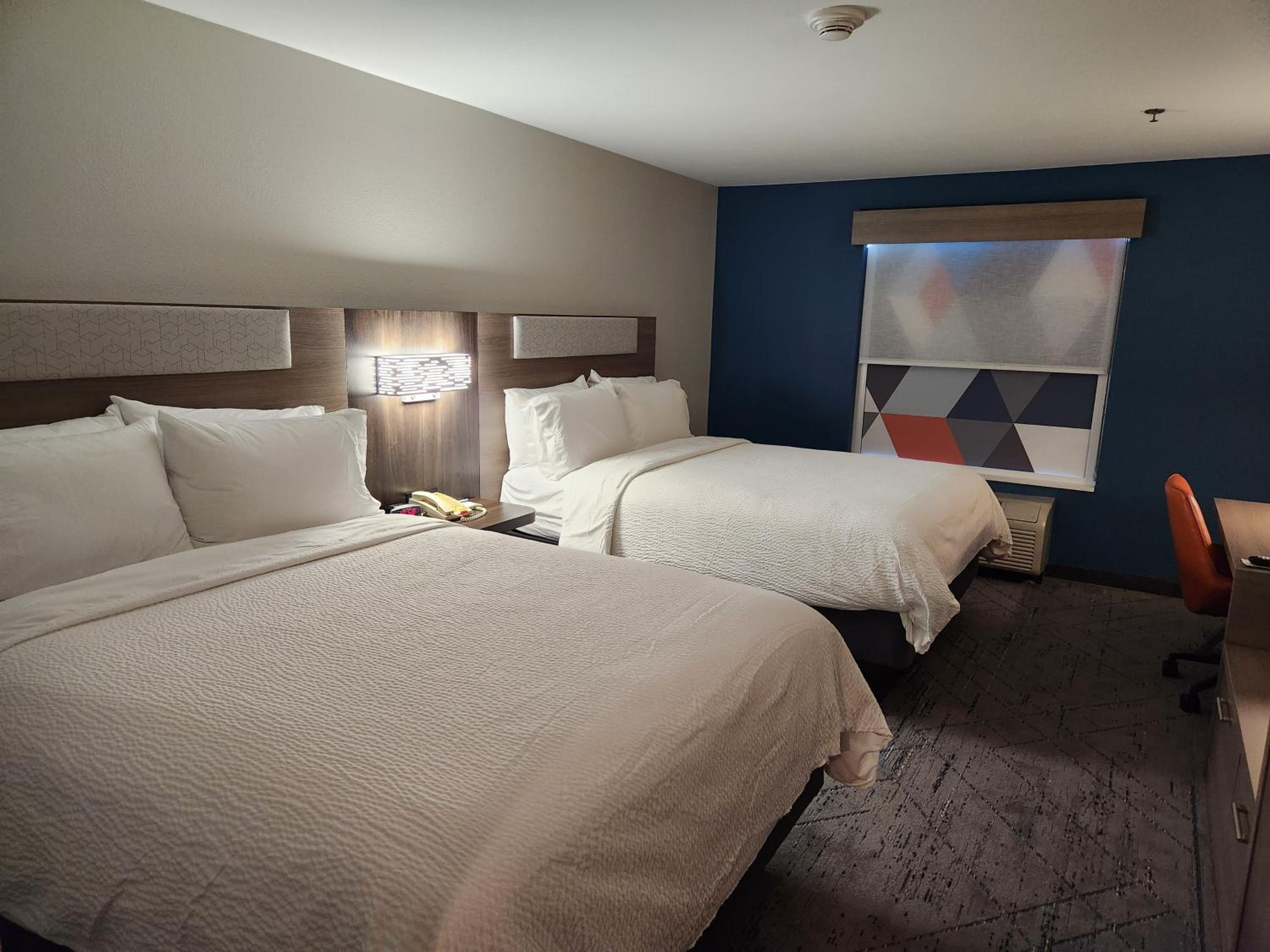holiday inn express hotel and suites perry by ihg