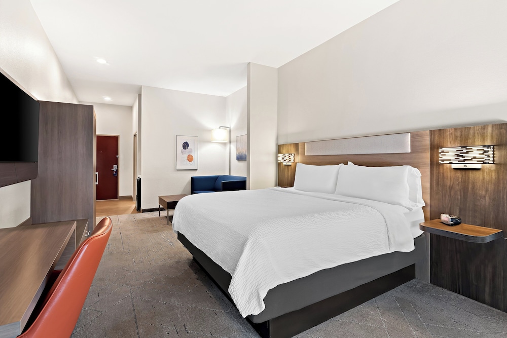 holiday inn express hotel and suites perry by ihg