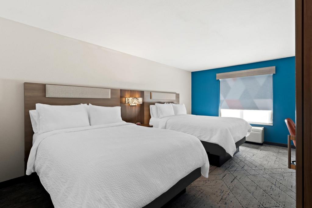 holiday inn express hotel and suites perry by ihg
