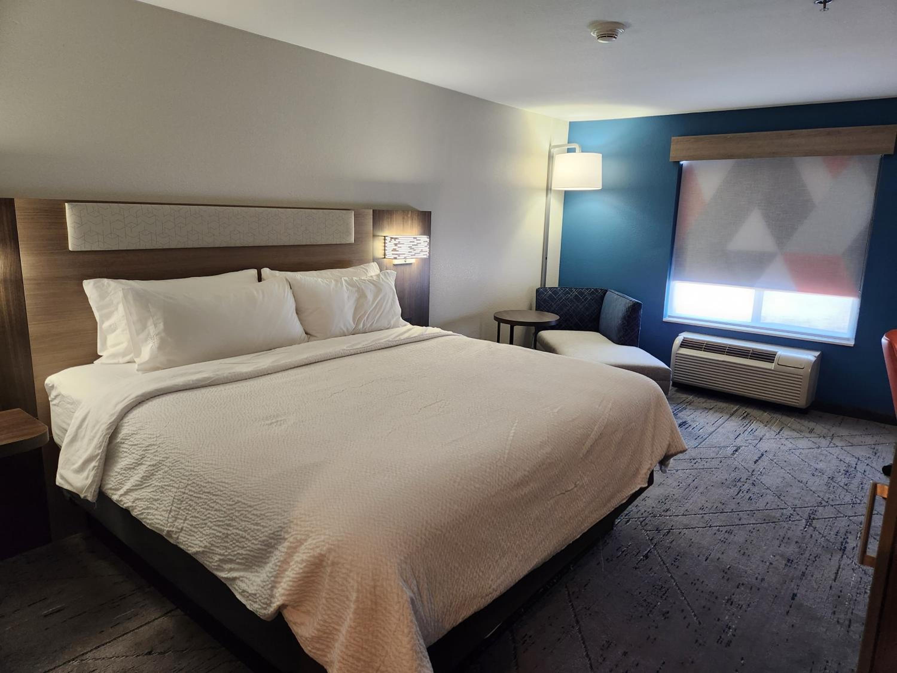 holiday inn express hotel and suites perry by ihg