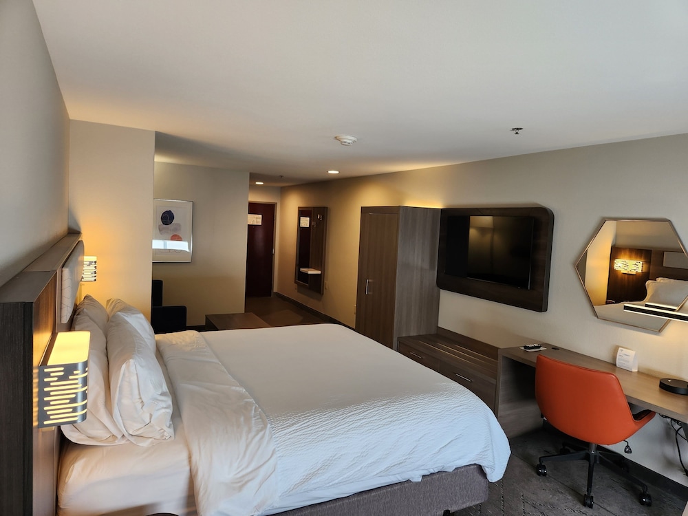 holiday inn express hotel and suites perry by ihg