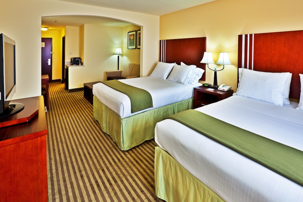 holiday inn express hotel and suites perry by ihg