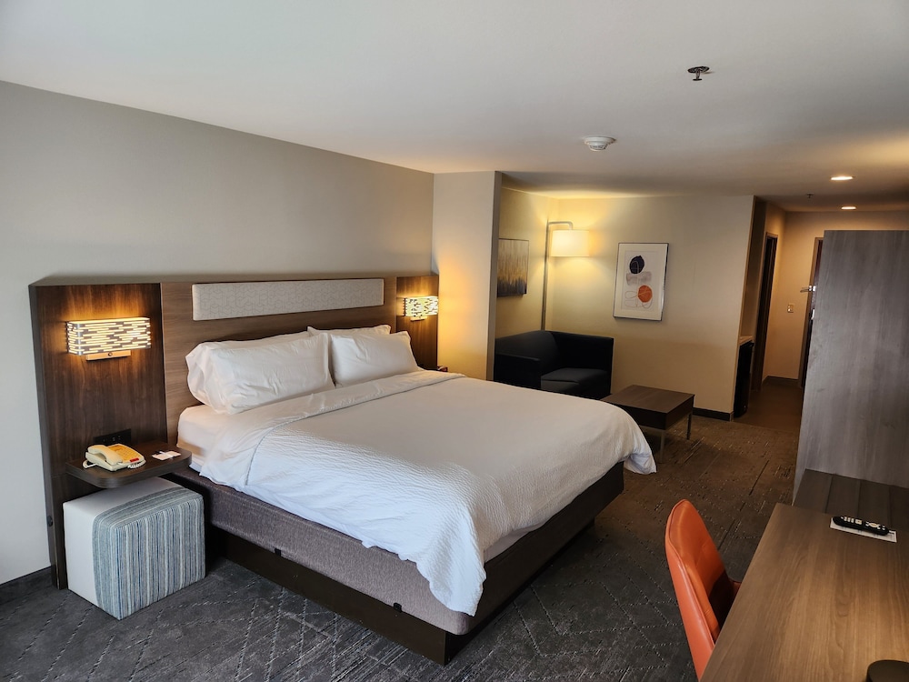 holiday inn express hotel and suites perry by ihg