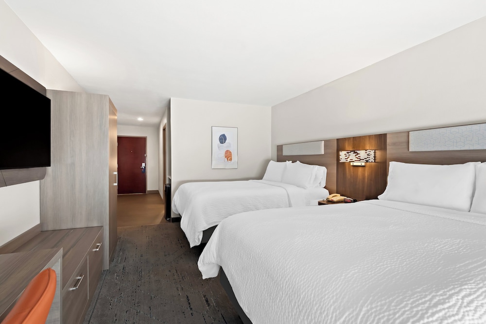 holiday inn express hotel and suites perry by ihg