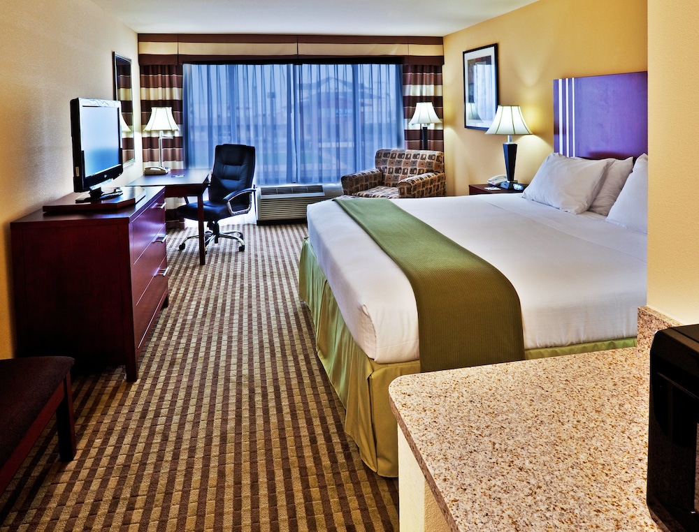 holiday inn express hotel and suites perry by ihg