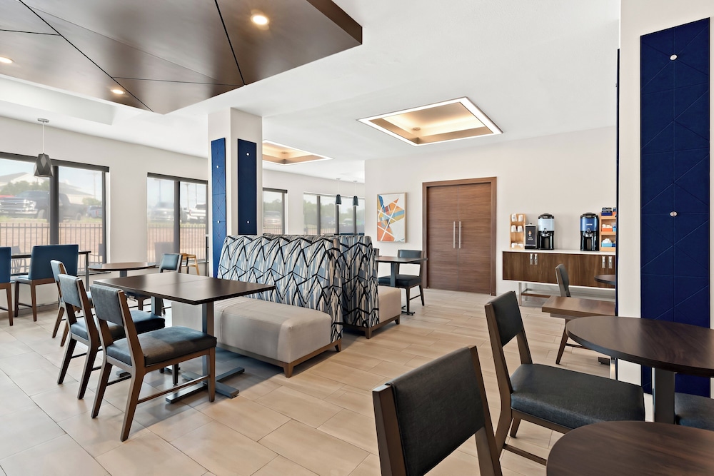 holiday inn express hotel and suites perry by ihg