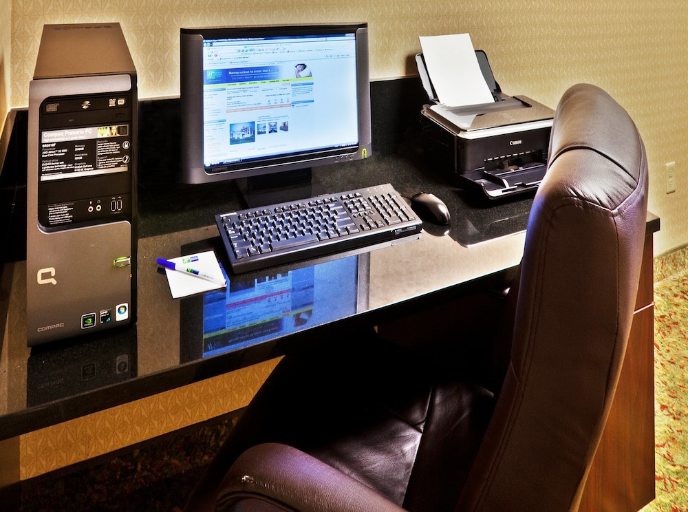 holiday inn express hotel and suites perry by ihg