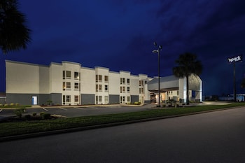 spark by hilton florence north i 95 sc