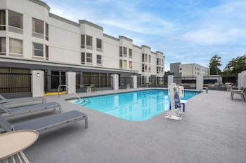 spark by hilton florence north i 95 sc