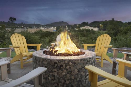 home2 suites by hilton sevierville