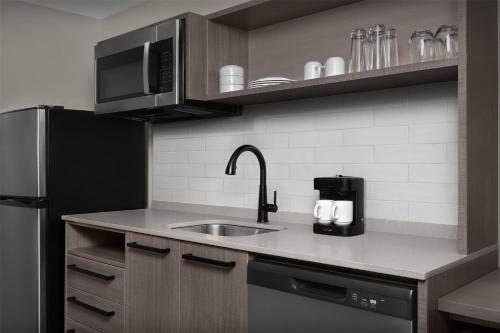 home2 suites by hilton sevierville